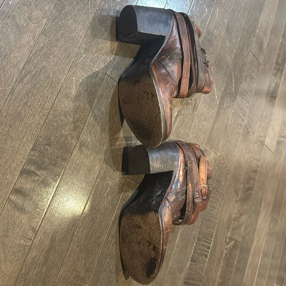 Vintage Brown Leather Boots - Picture 10 of 12